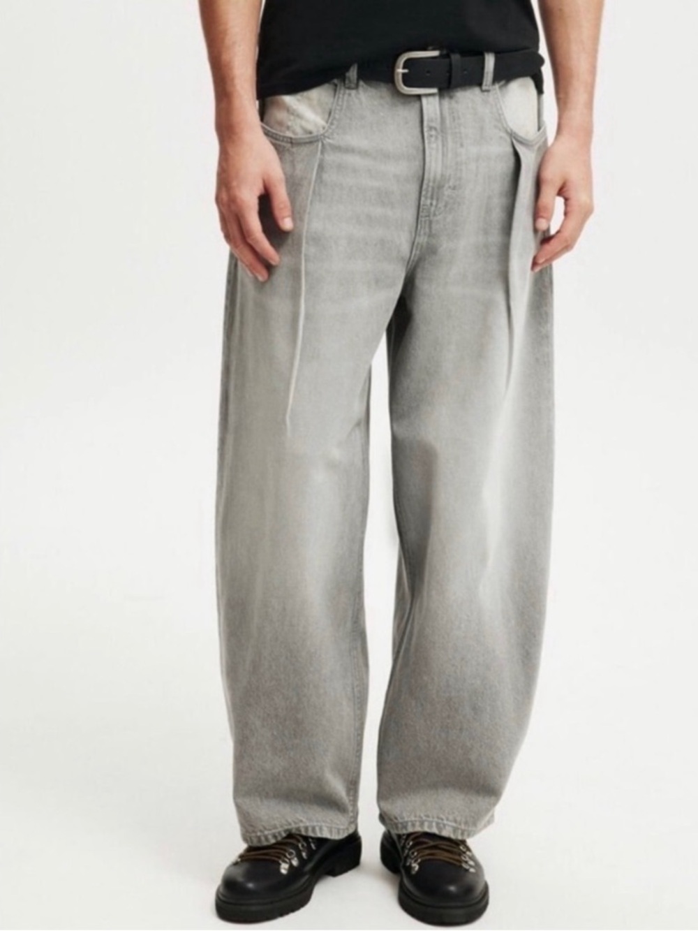 Cotton On Men's Grey baggy balloon jeans. Size 28. New without tags